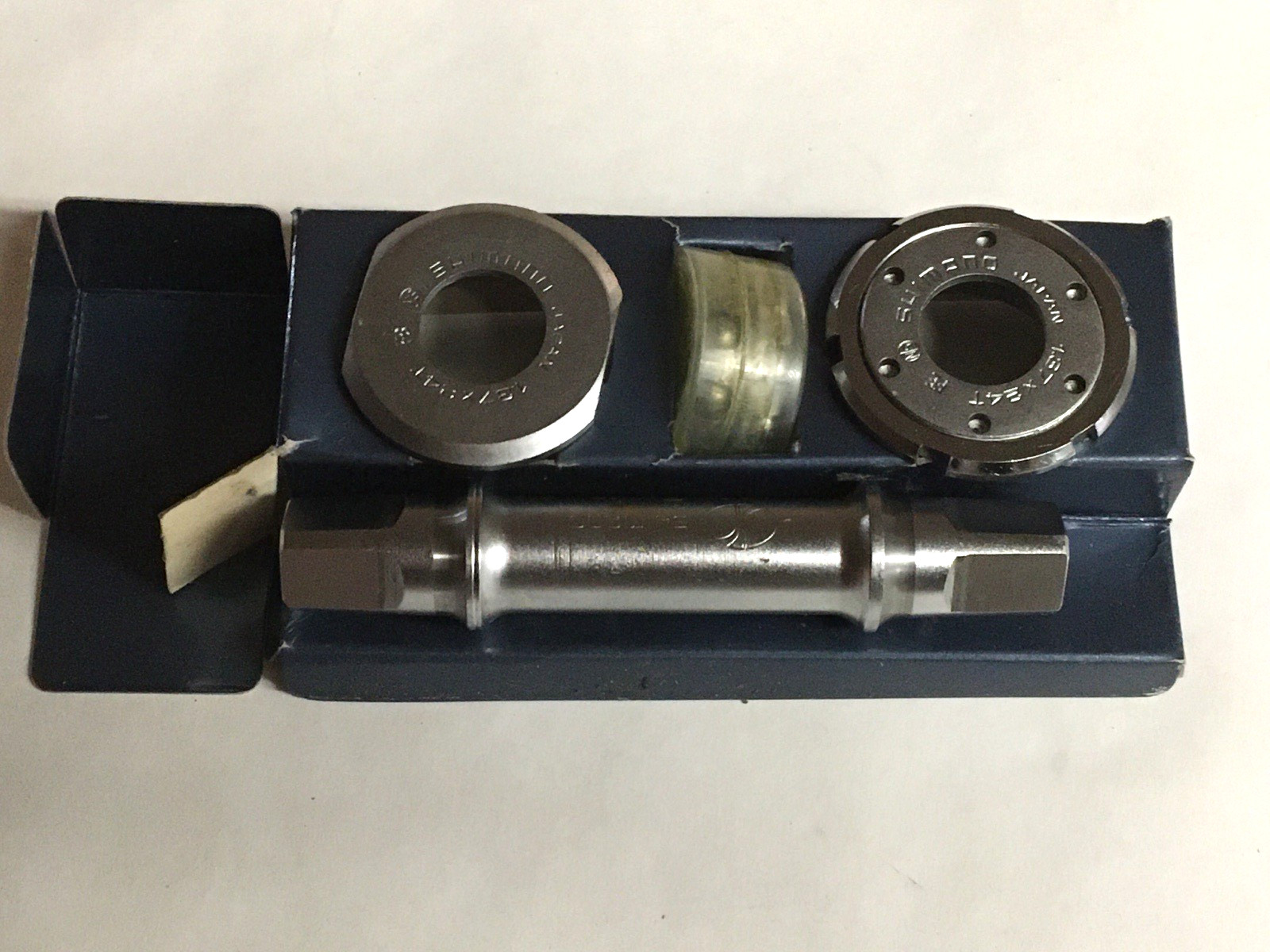 Shimano English Bottom Bracket 1.37 x 24T 116mm Spindle