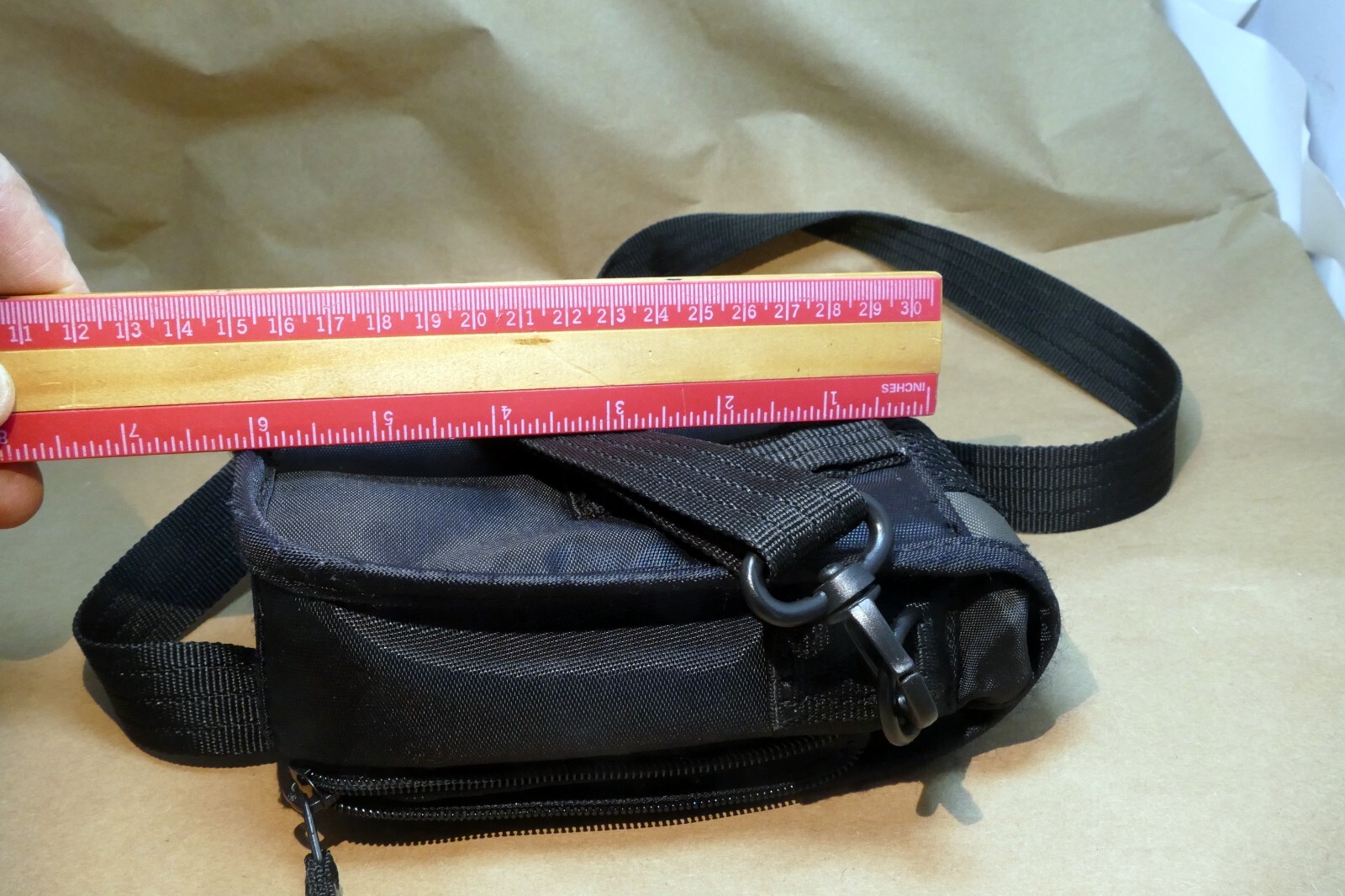 Targus digital camera messenger bag case with shoulder strap black-gray