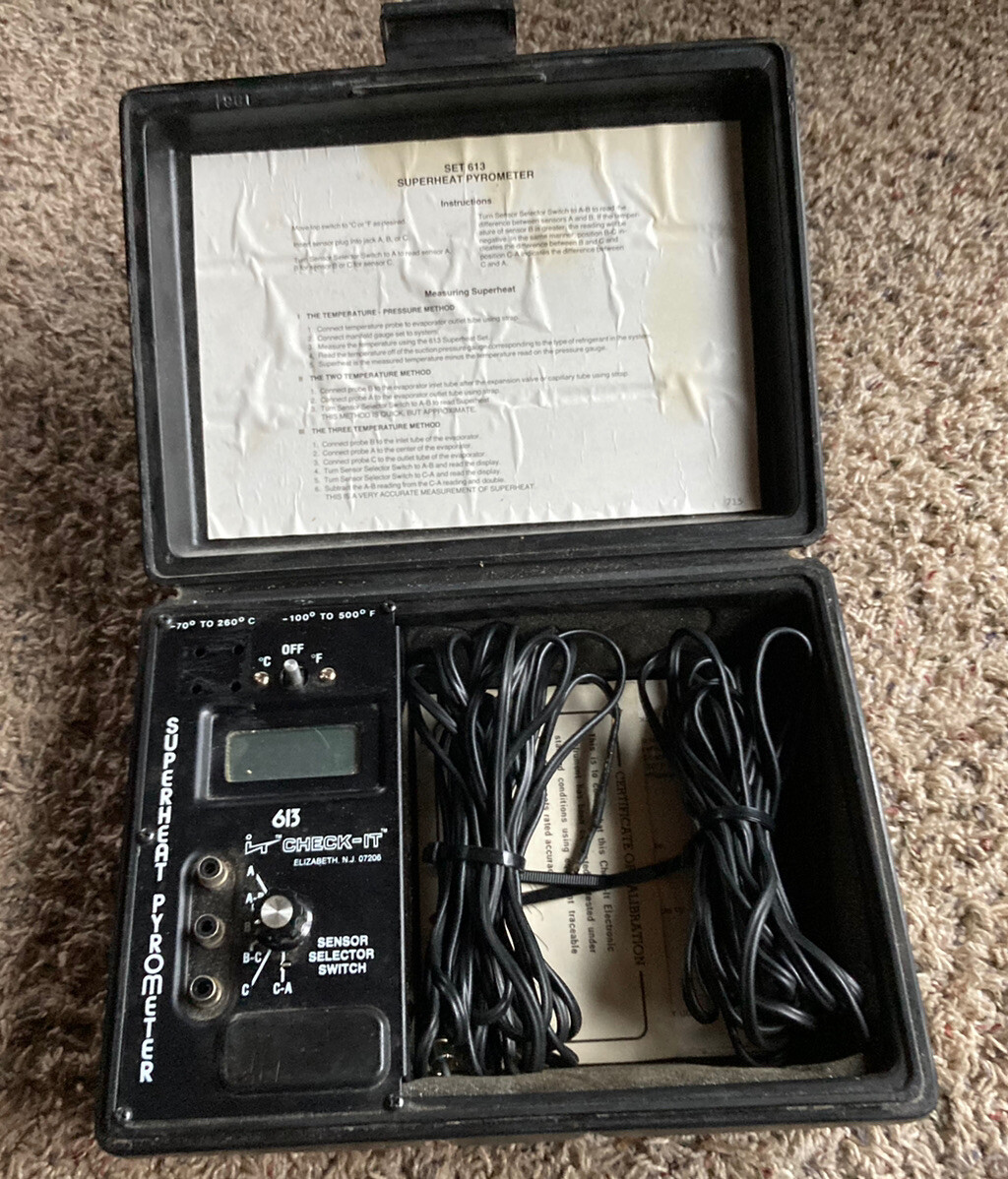 CHECK-IT ELECTRONICS MODEL 613 SUPERHEAT PYROMETER W/ CASE, CABLE & GUIDE