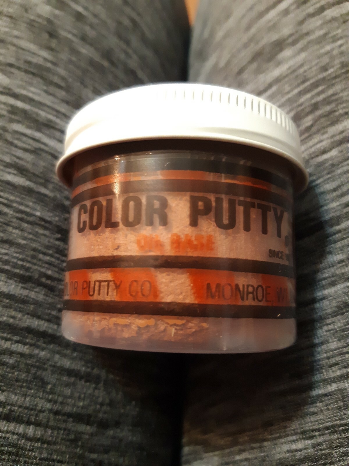 Color Putty 124 Redwood 3.66 oz