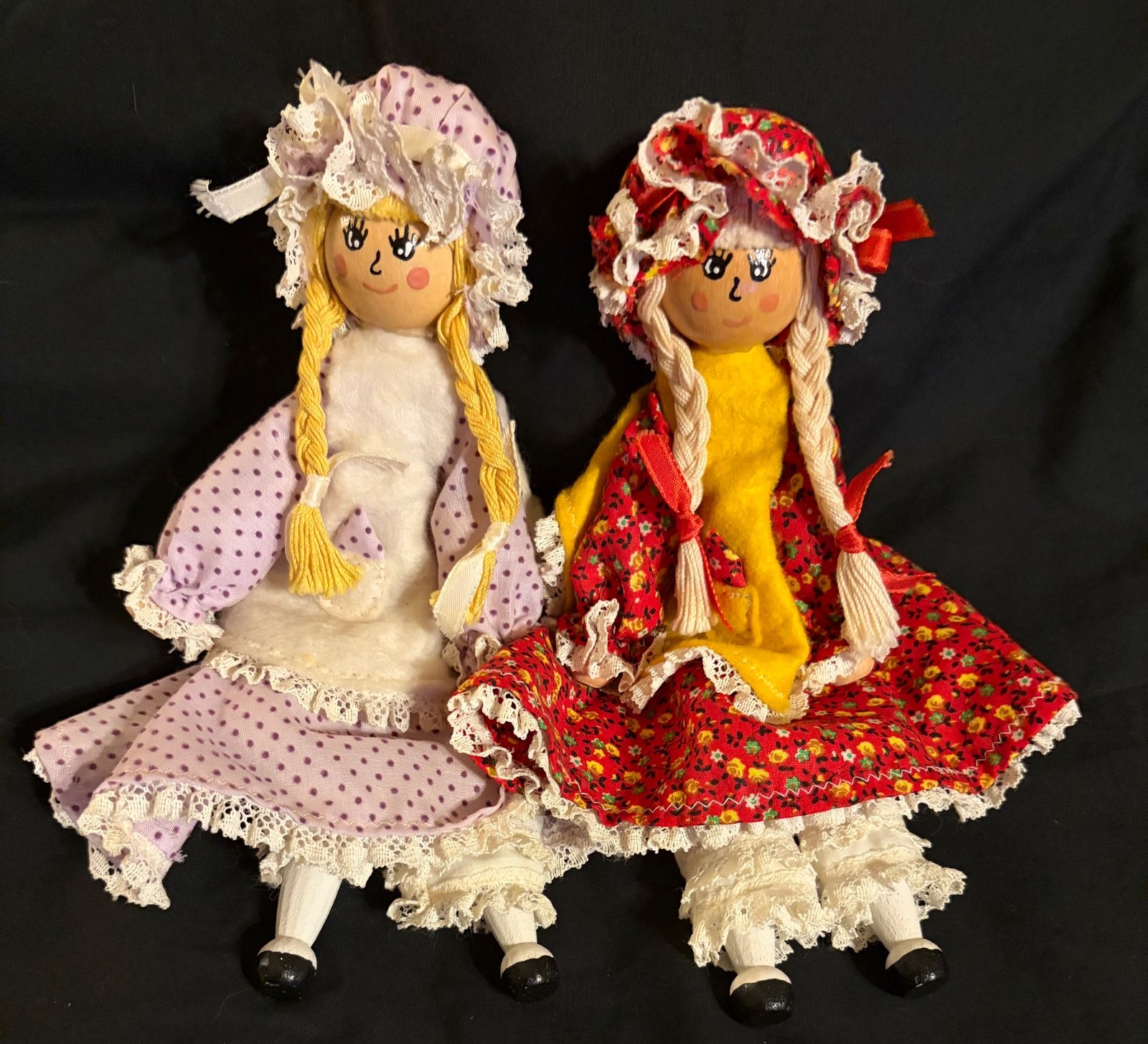 VINTAGE HANDMADE 9.5" CLOTHESPIN SHELF SITTING DOLLS W/ JOINTED ARMS & LEGS