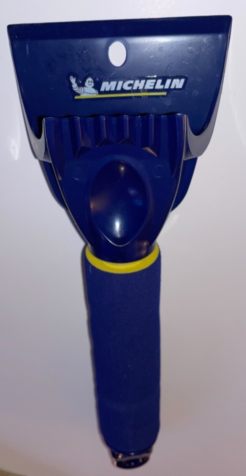 NEW 11” MICHELIN EXTREME ICE SCRAPER WITH ICE CHISEL WINTER WINDSHIELD TOOL SNOW