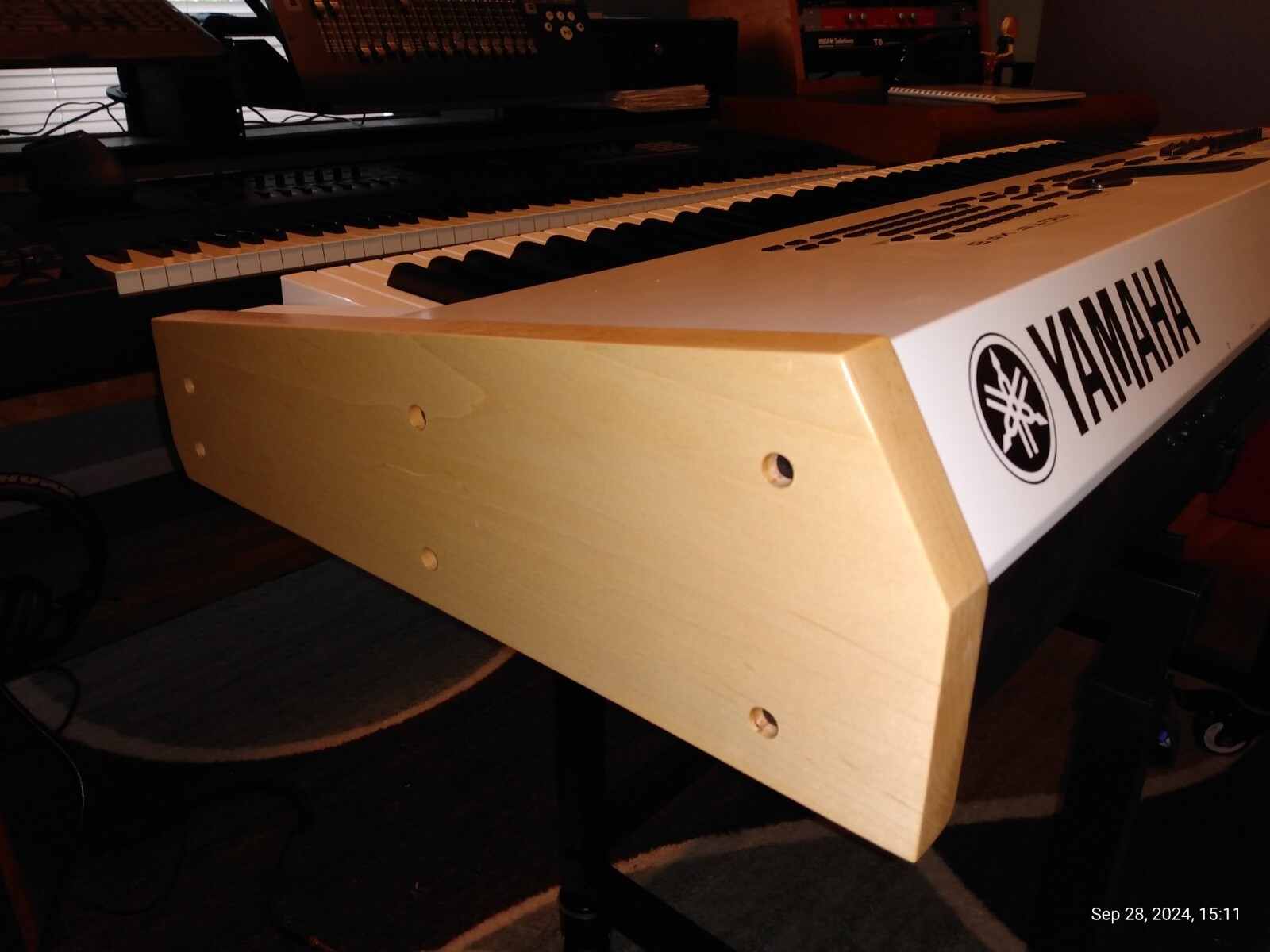 Custom Maple side panels for Yamaha Motif XS8, XF8