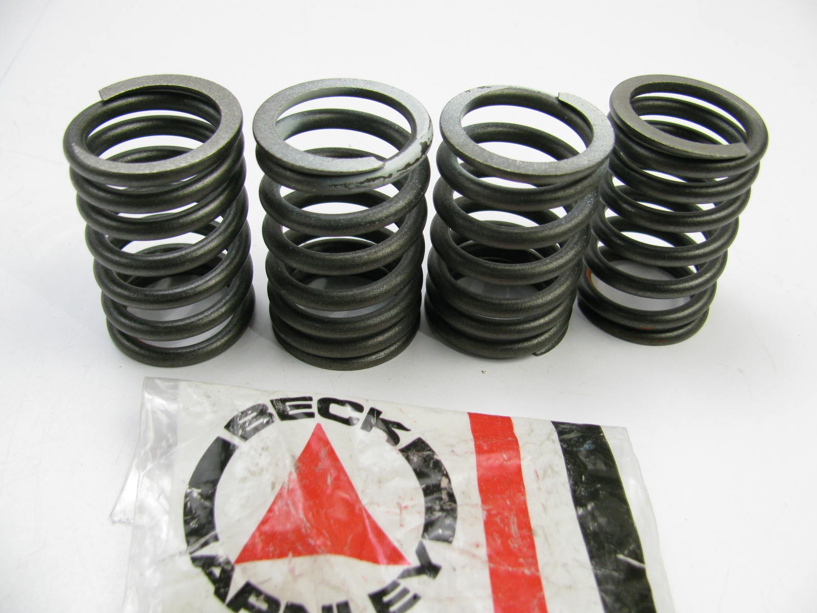 (4) Beck Arnley 023-1415 Exhaust Valve Spring For 1974-1984 Subaru 1.8L-H4
