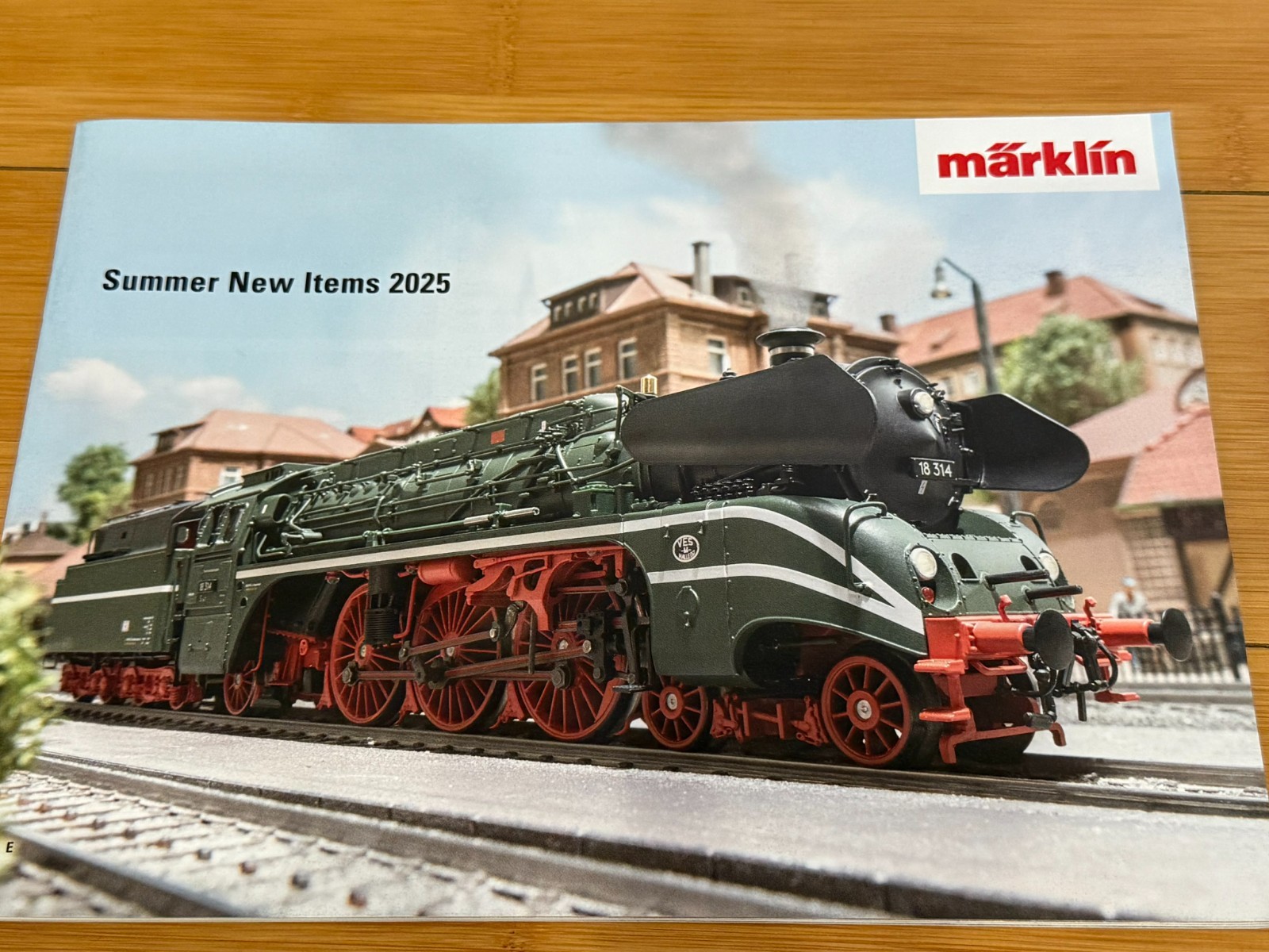 MARKLIN 2025 SUMMER NEW ITEMS Catalog HO Z 1-Gauge 40 Pages *C-10 Mint Condition