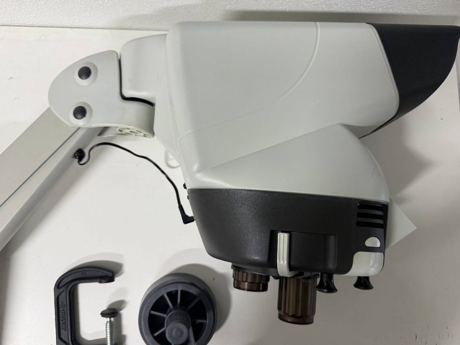 Vision Engineering ORIGINAL MANTIS STEREO MICROSCOPE with 6X and 4X Lenses