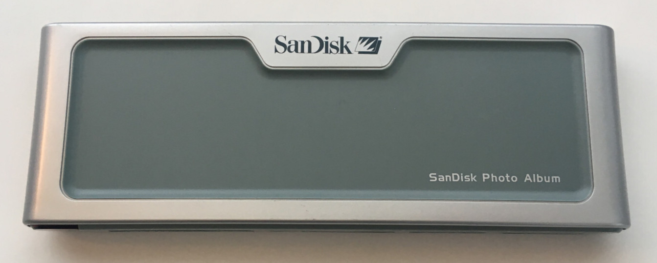 SanDisk: SDV2R Digital Photo Album 8-1 Card Reader (Unit Only / No Cords)