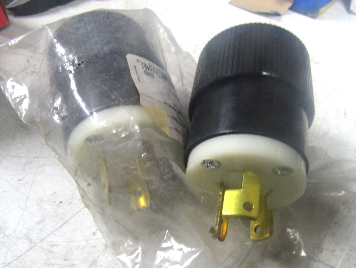 ✌ 2) NEW BRYANT 9965 NYLON LOCKING PLUG 20AMP 125/250VAC 3 POLE 3 WIRE  LOT OF 2