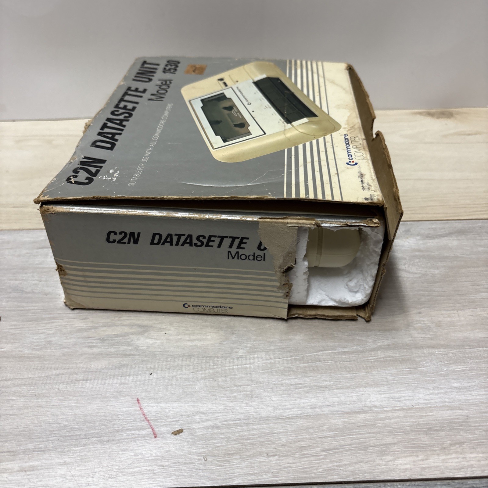 C2N Datasets Unit Model 1530 Commodore Computer With Box No Manuals UNTESTED
