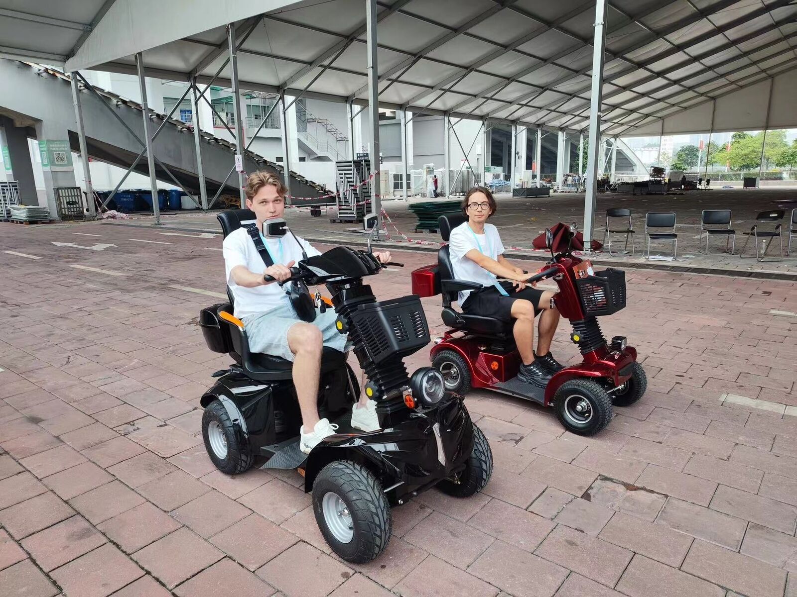 R&B 1000W 60V 20AH Four wheel Travel Mobility Scooter battery Motor Adult Senior