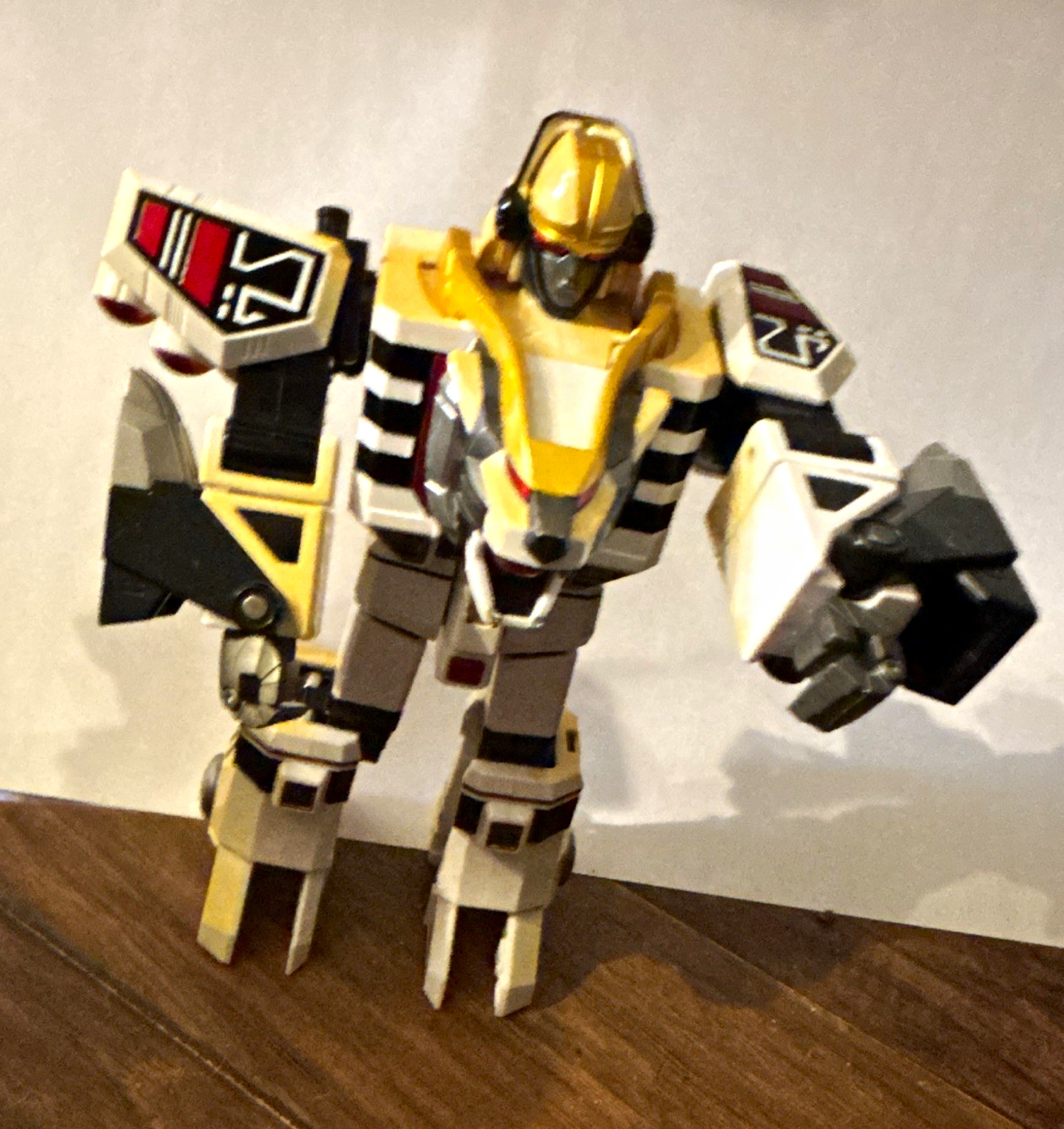 Robot Action Figure Tan/Gold/Black Beige White w/ Articulated Arms