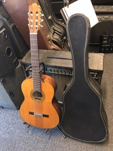 Yamaha CG151S Classical Guitar Taiwan 2009 in excellent condition with case