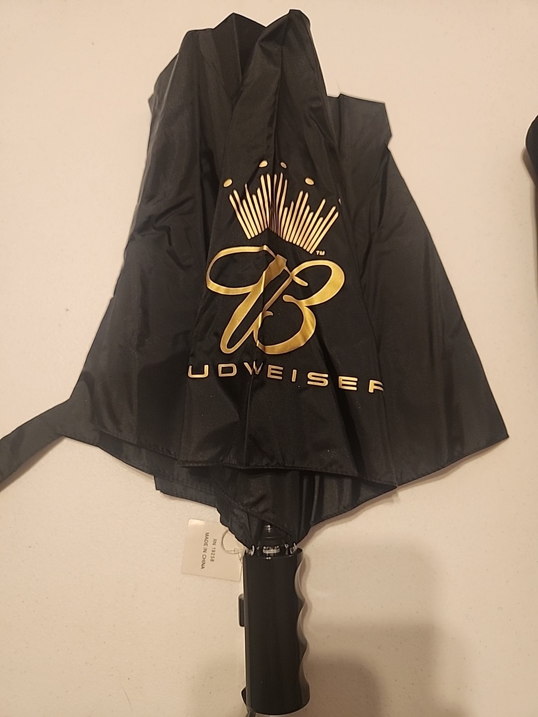 Budweiser Travel Umbrella Black Gold Vintage NOS W/cover Anheuser-Busch Bud
