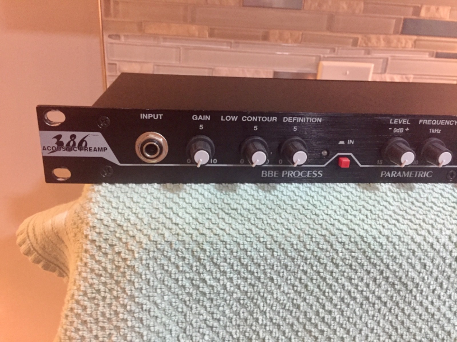 BBE 386 Acoustic Preamp