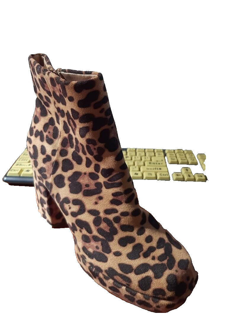 Leopard Print Suede Point Toe Block Heel Boot Sz 8.5 Worn Once