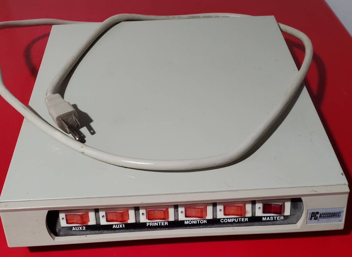PC CONCEPTS MT-767 Power Supervisor 5 Device Controller 120 VAC 15A 60HZ VINTAGE