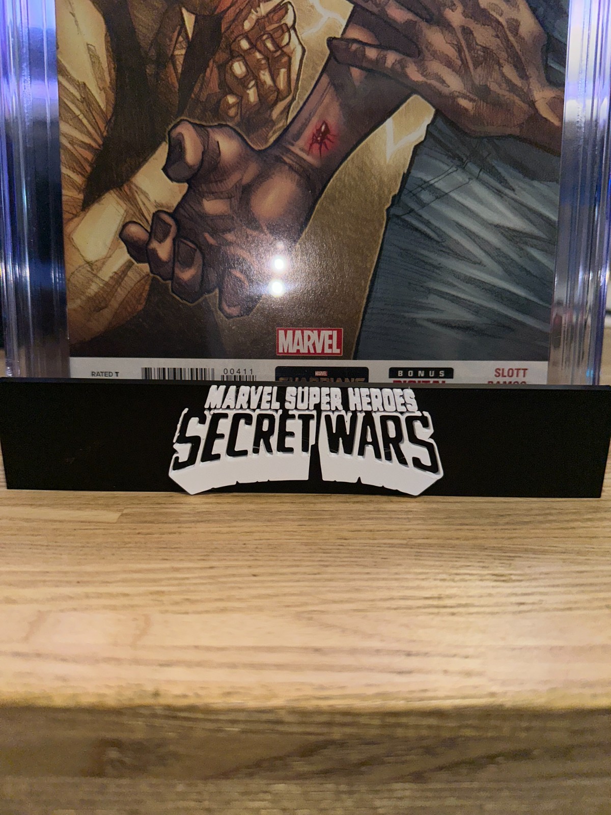 Marvel Super Heroes Secret Wars  Comic Book Stand - Graded/Raw Comics 3D Printed