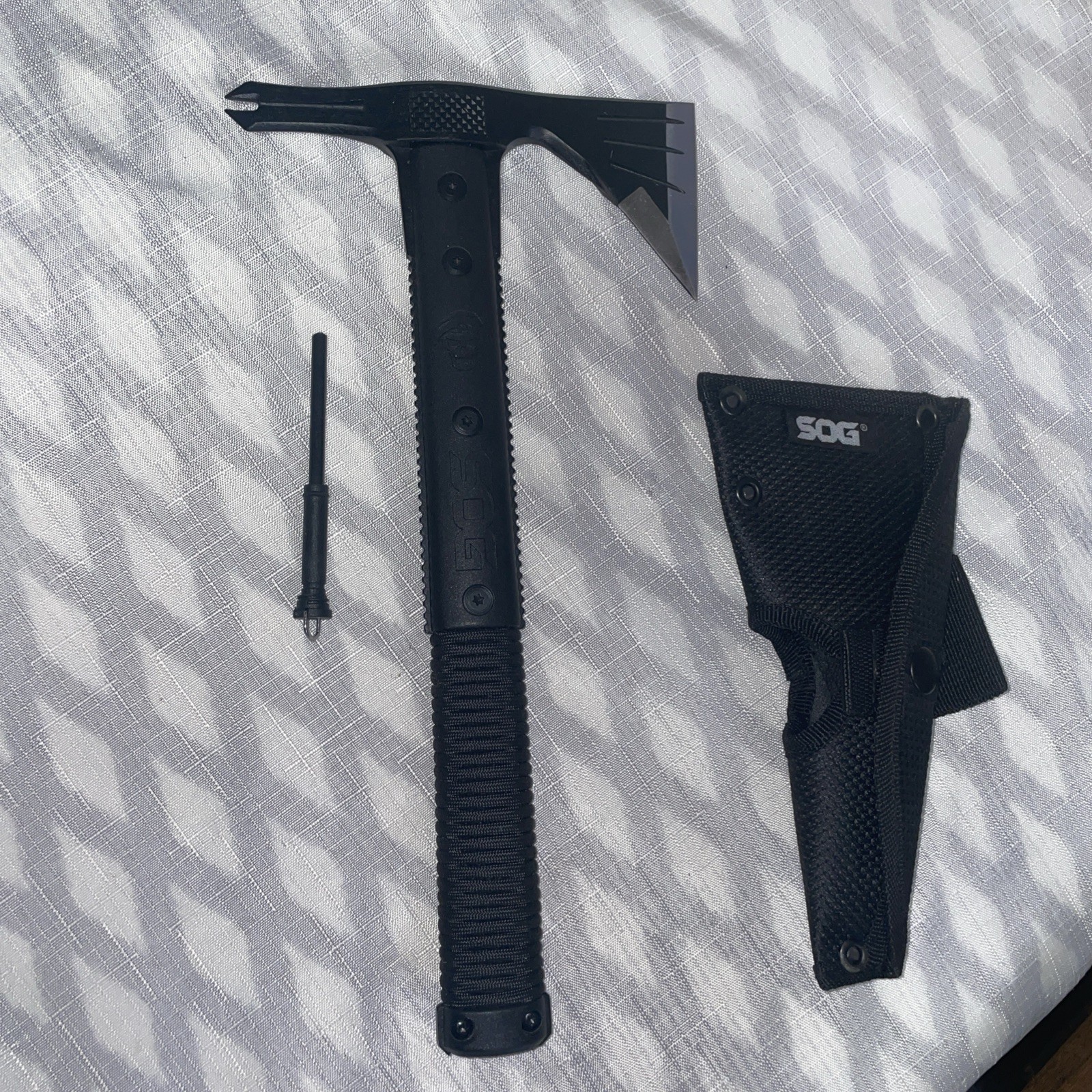 SOG Survival Hawk - Specialty Outdoor Tactical Hatchet, Fire Starter
