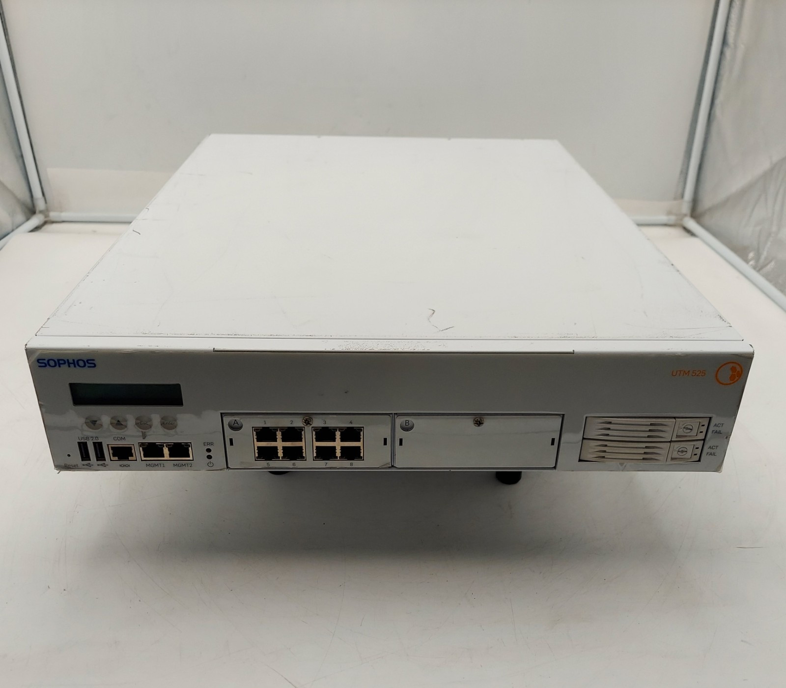 Sophos UTM 525 firewall Intel Xeon E5-2620 2.0 GHz 16GB DDR3 No HDD