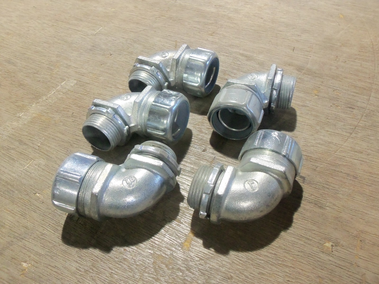 New QTY: 5  Thomas & Betts 5254 1" Liquidtight Flexible 90° Angle Metal Conduit