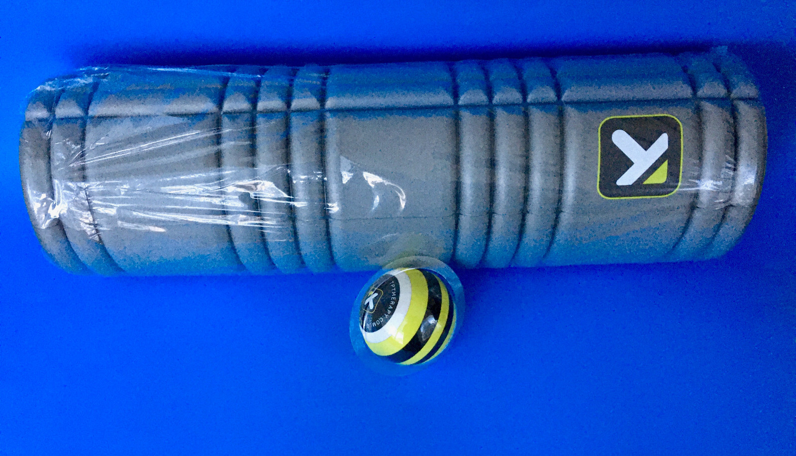 Triggerpoint Core 18 Foam Roller, Gray, 18" x 5.5" w/MB5 Massage Ball