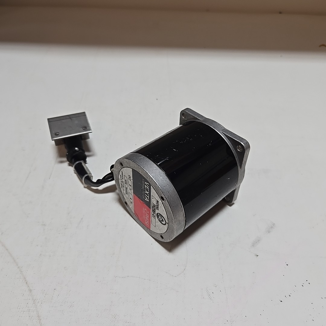 1 Used Vexta PH299-01 Stepping Motor 2-Phase 1.8DEG/STEP , 3VDC, 4A