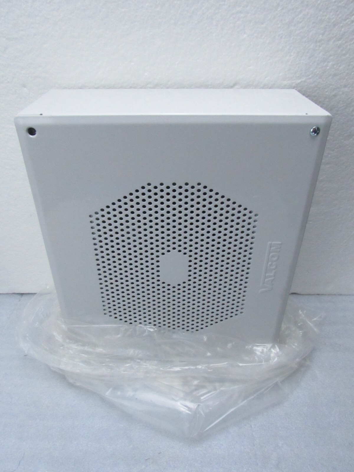 Valcom V-9880 Surface Mount Vandal-Resistant FlexHorn [CTOKT]