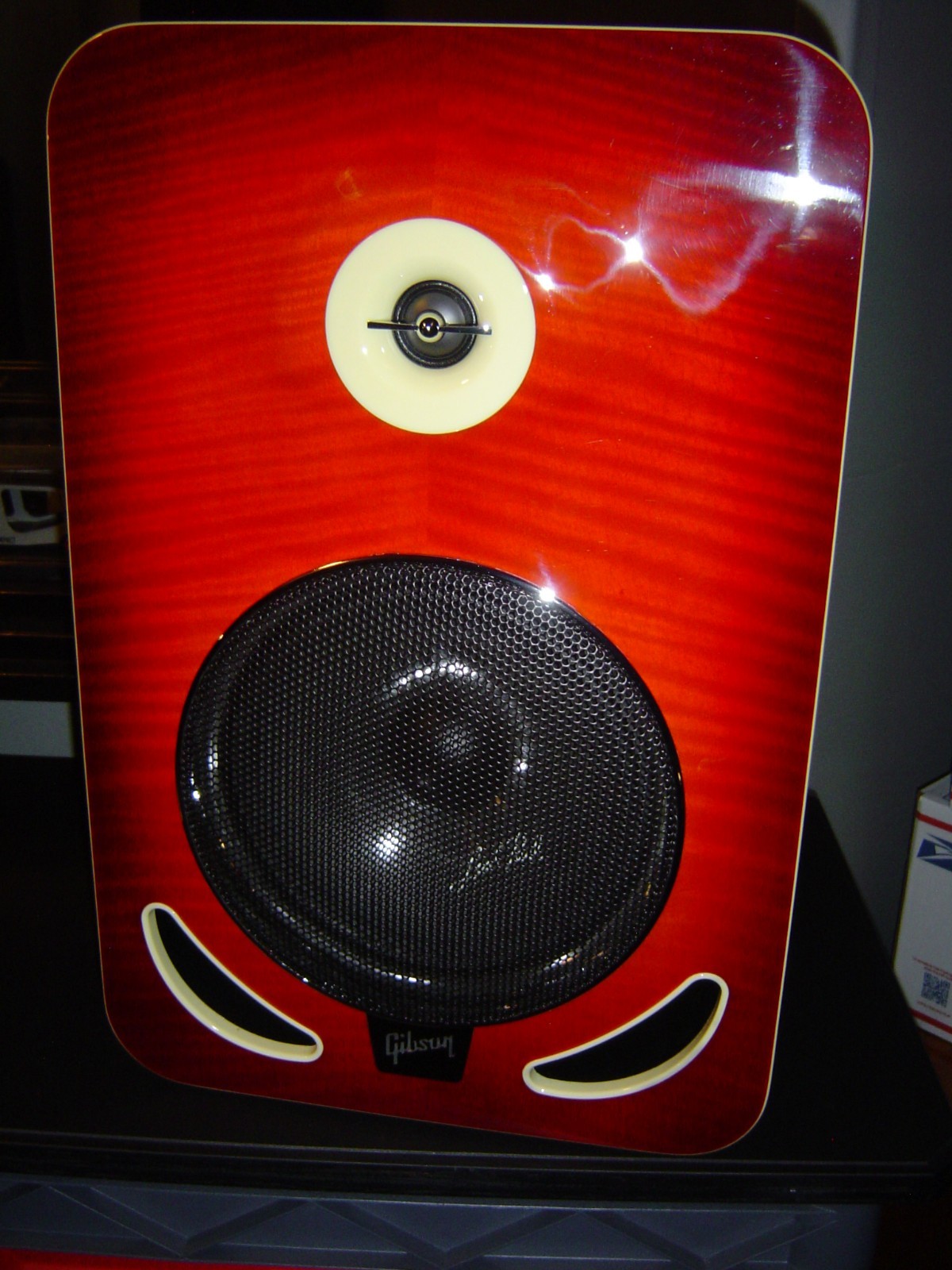 Gibson Les Paul LP8 Powered Studio Monitors BEAUTIFUL PAIR w/ original boxes
