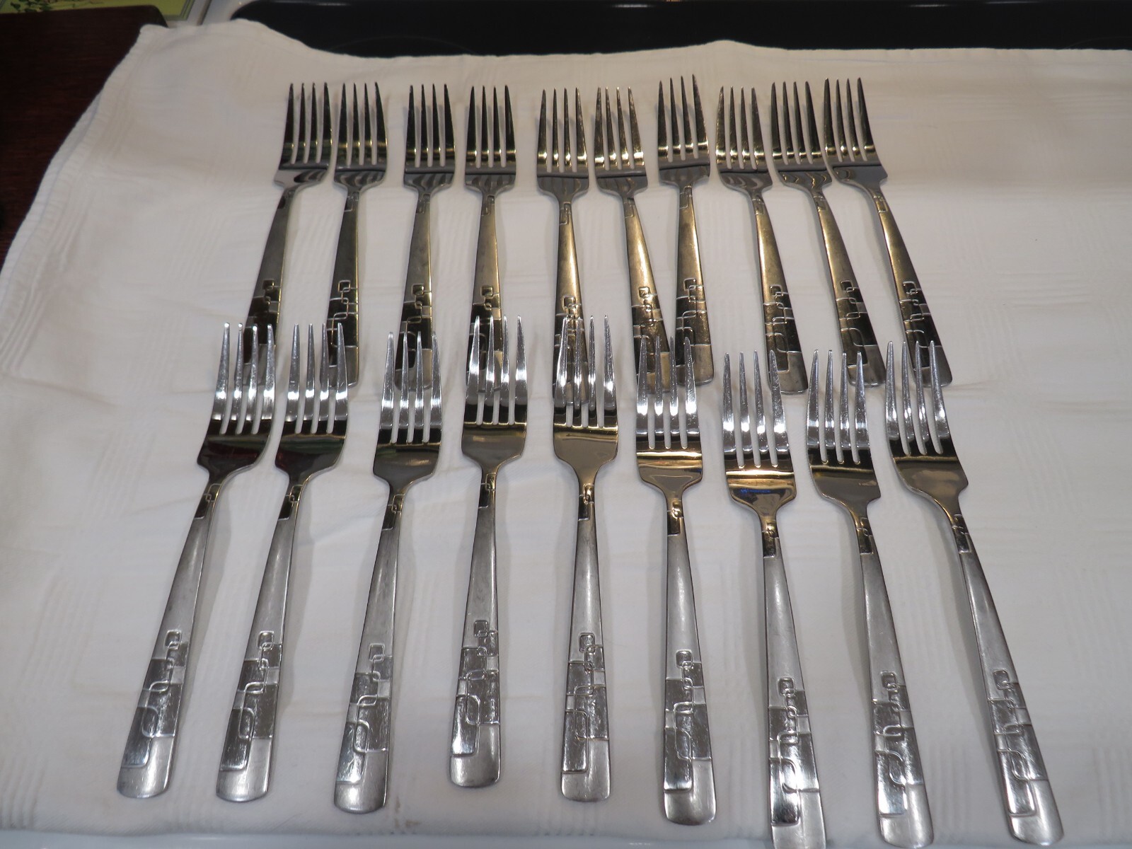 Oneida 51 Piece Stainless Steel Two Tone Frosted/Shiney Flatware VGC