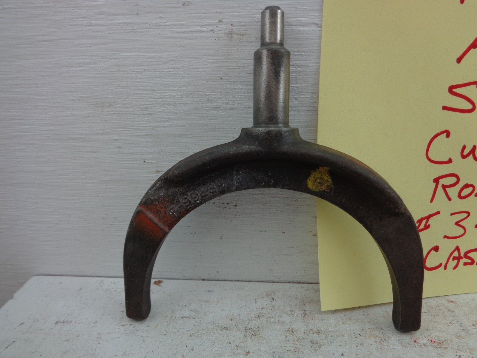 MOPAR DODGEA833 4 SPEED 3/4 SHIFT FORK 3410038 CAST F-99239