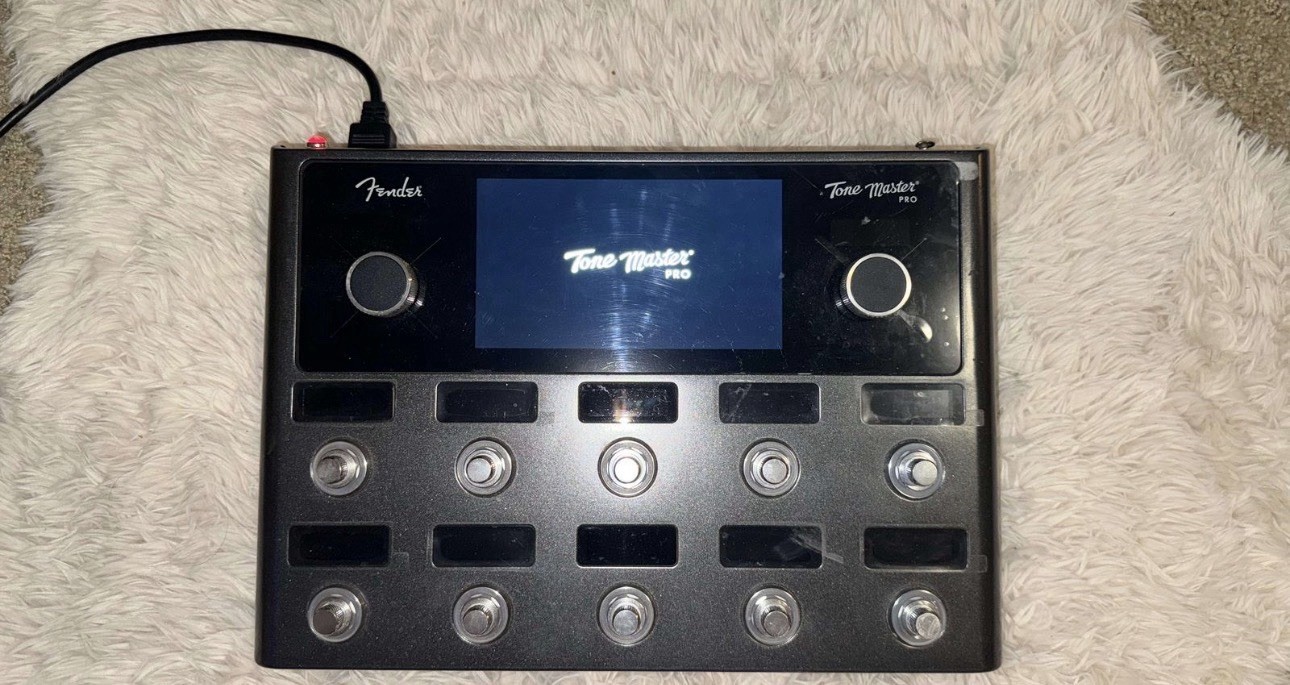 Fender Tone Master Pro Digital Multi-Effects Floor Processor w/ Exp Pedal Case