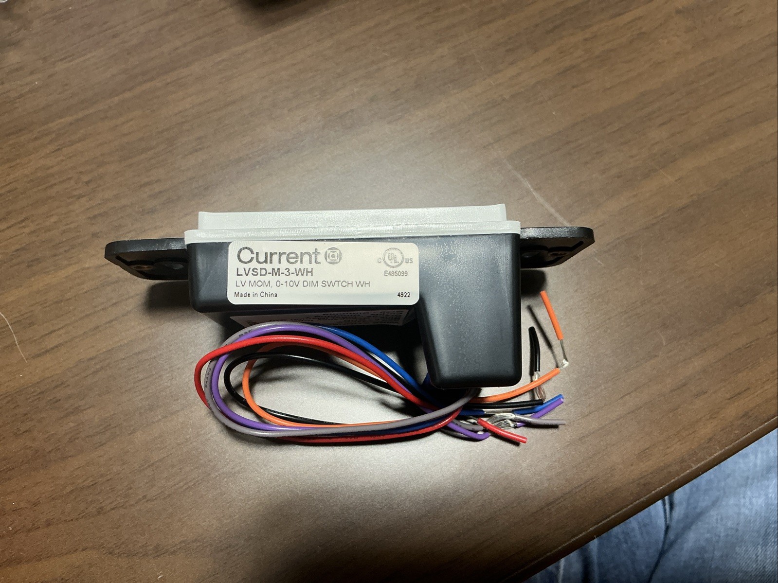 New Hubbell LVSD-M-3-WH Occupancy Switch