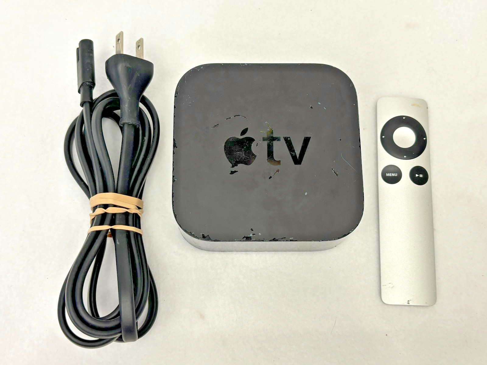 Apple TV (4th Generation) A1625 64GB 1080P Media Streamer
