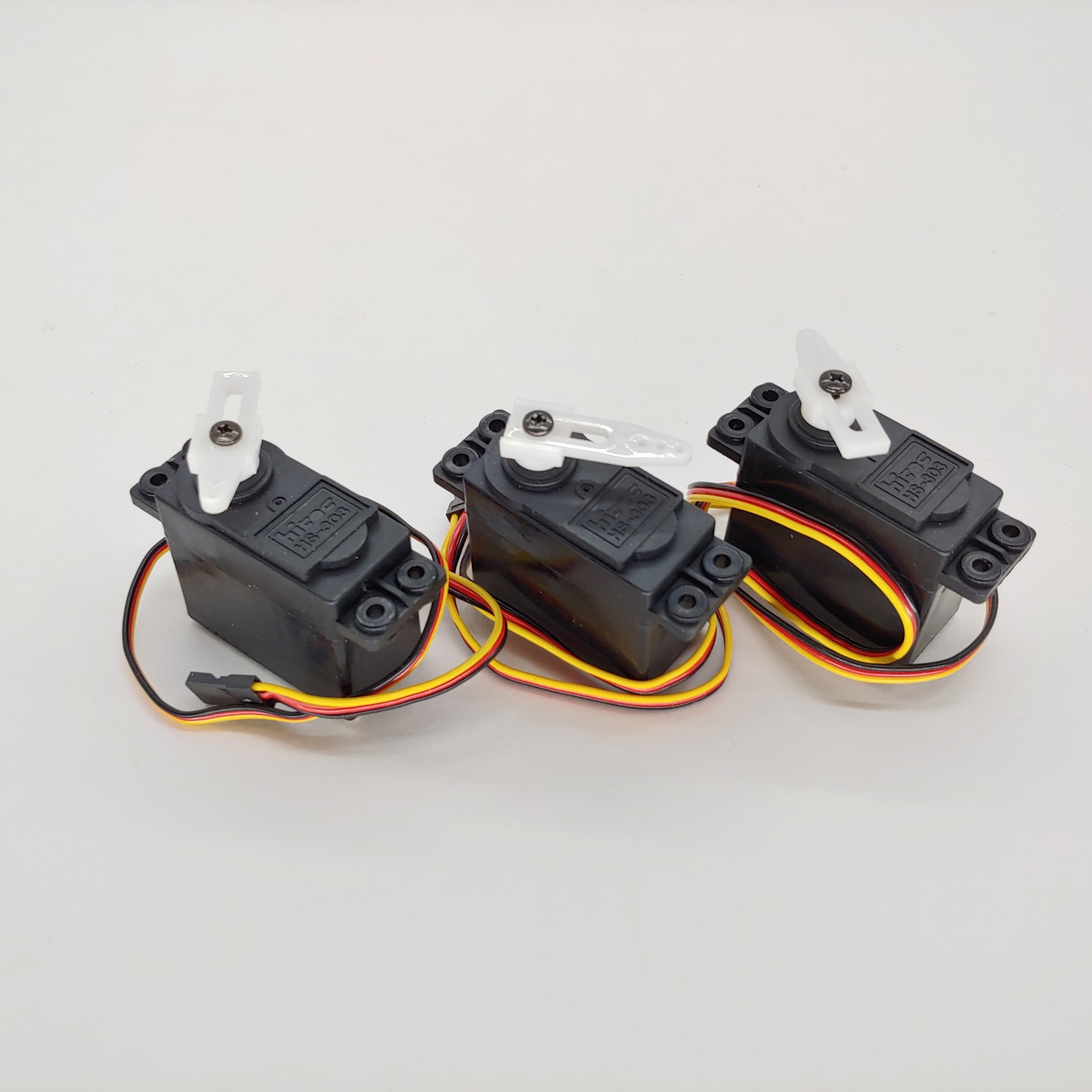 3x Hitec RC HS-303 Servos NEW IN OPEN PACKAGE