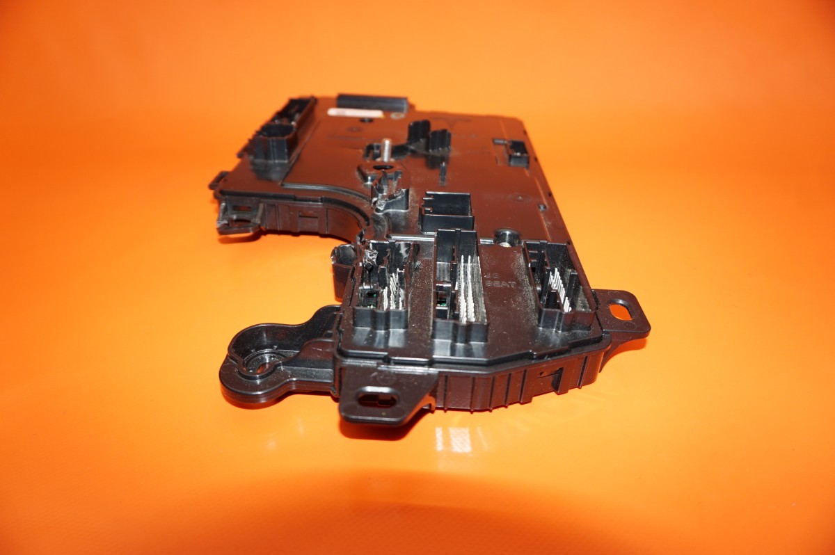 TESLA MODEL 3 LOW VOLTAGE CONTROLLER RIGHT FRONT 2017 2018 2019 2020 DAMAGED