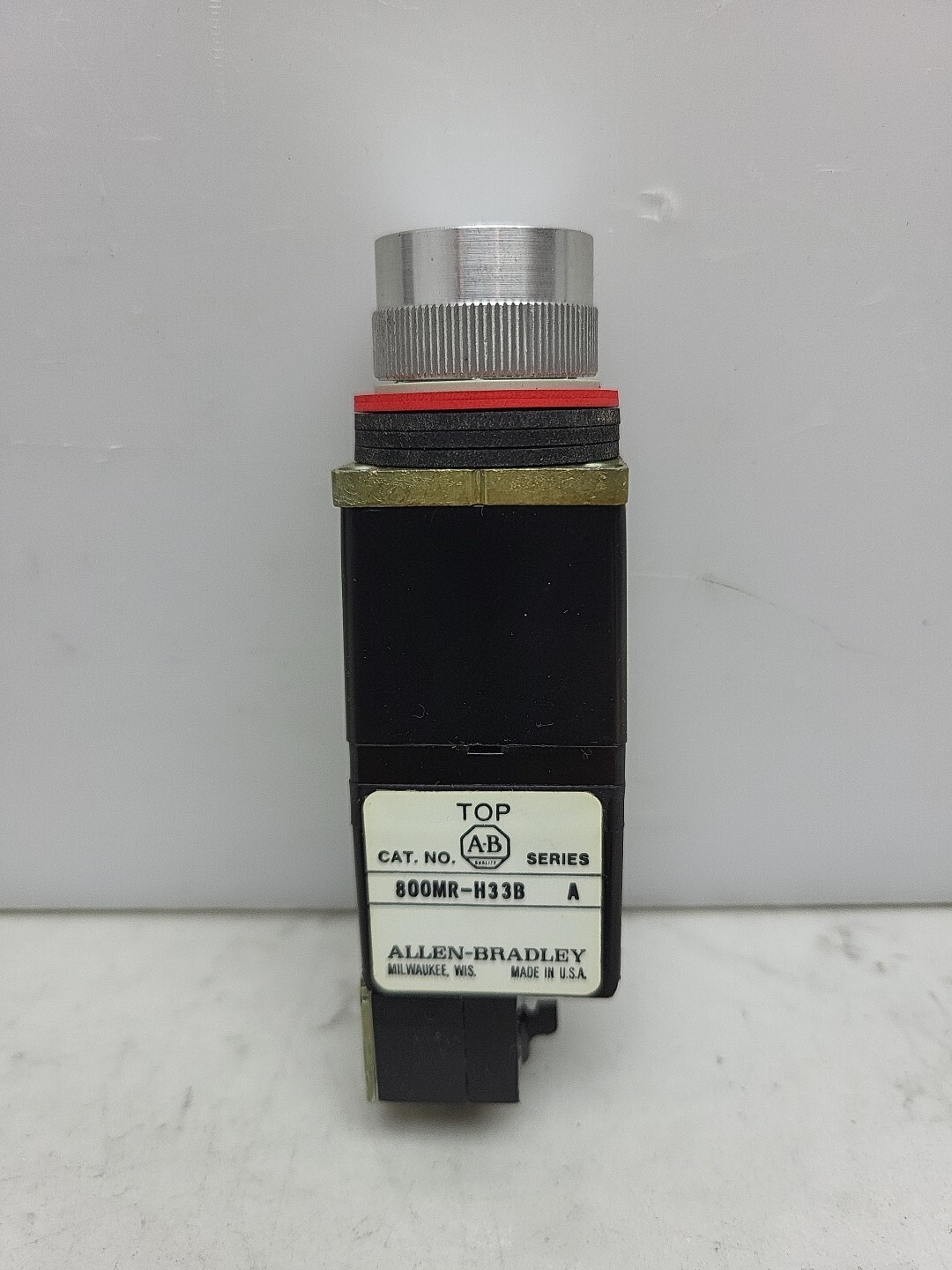Allen Bradley 800MR-H33B 2 Position Maintained Selector Switch Cylinder Lock