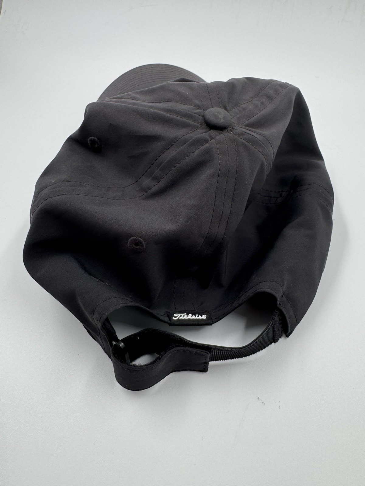 Titleist Golf Hat Adjustable Black Clean Lightweight