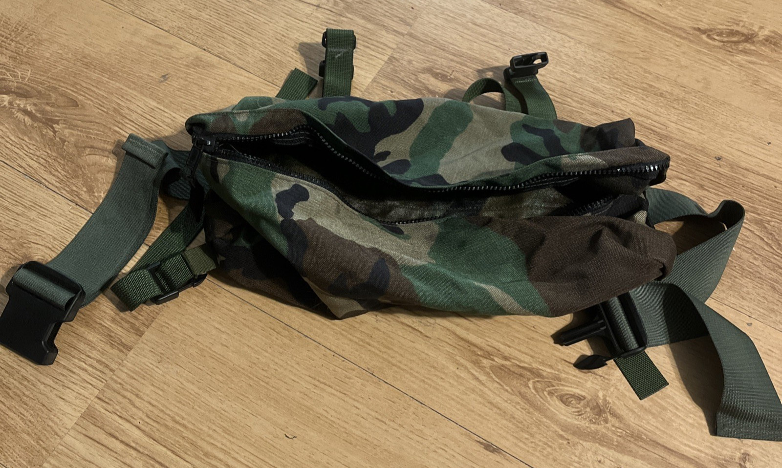 Authentic USGI Army M81 Woodland Camo Molle II Waist Pack NEW Free Shipping