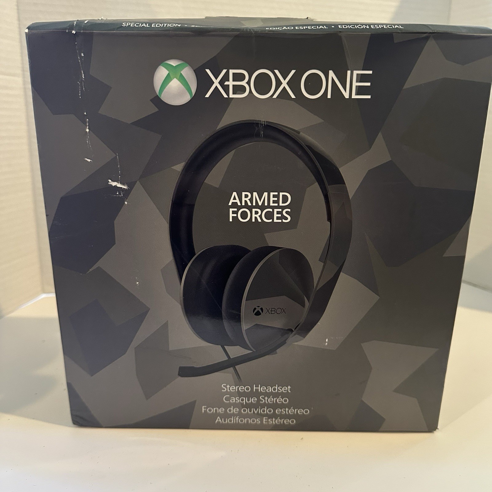 Xbox One Stereo Headset Armed Forces Box, EUC Pre-Owned