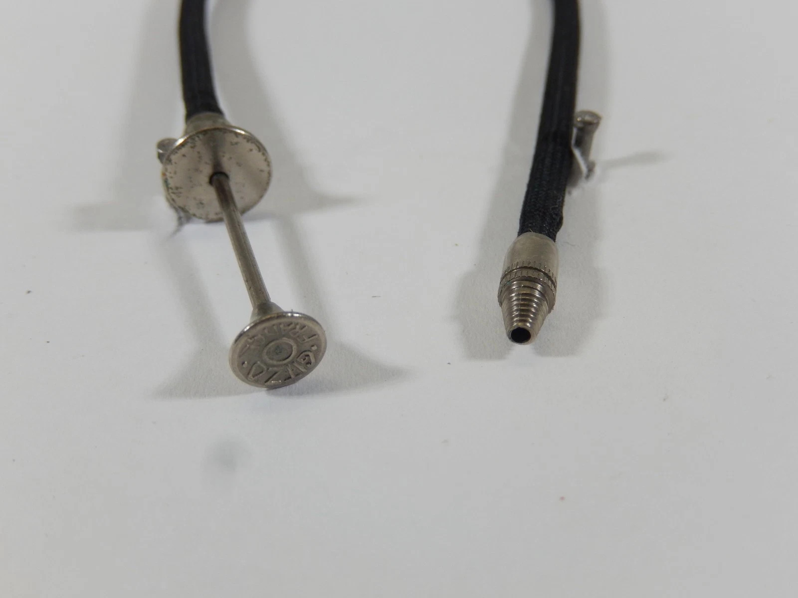 VINTAGE GITZO FRANCE CLOTH CLAD 9.5" SHUTTER RELEASE CABLE