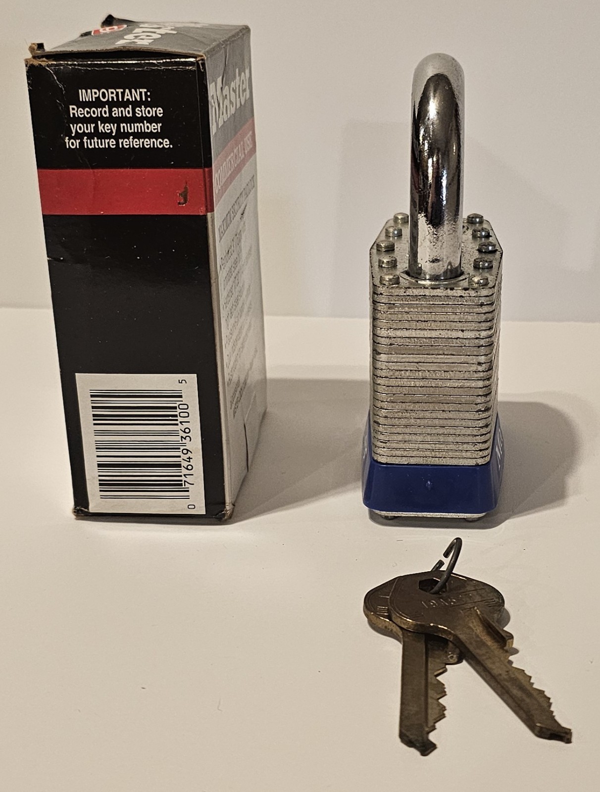 Master Lock No 19 Maximum Security Steel Padlock Traditional Shackle with Keys