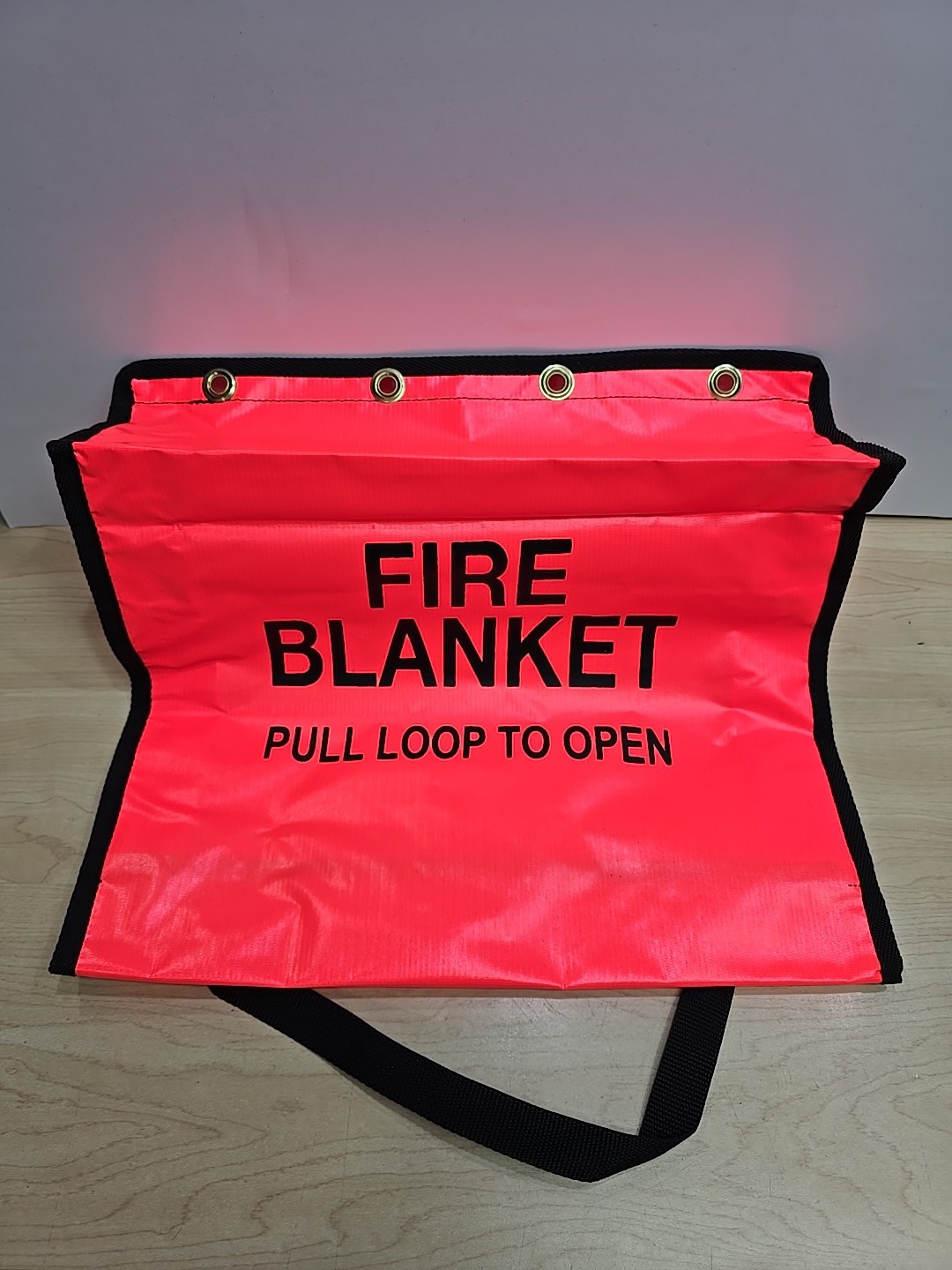 1 Vinyl Wall Mount Case Fire Blanket Quick Access Pull Emergency Bag Heavy NEW