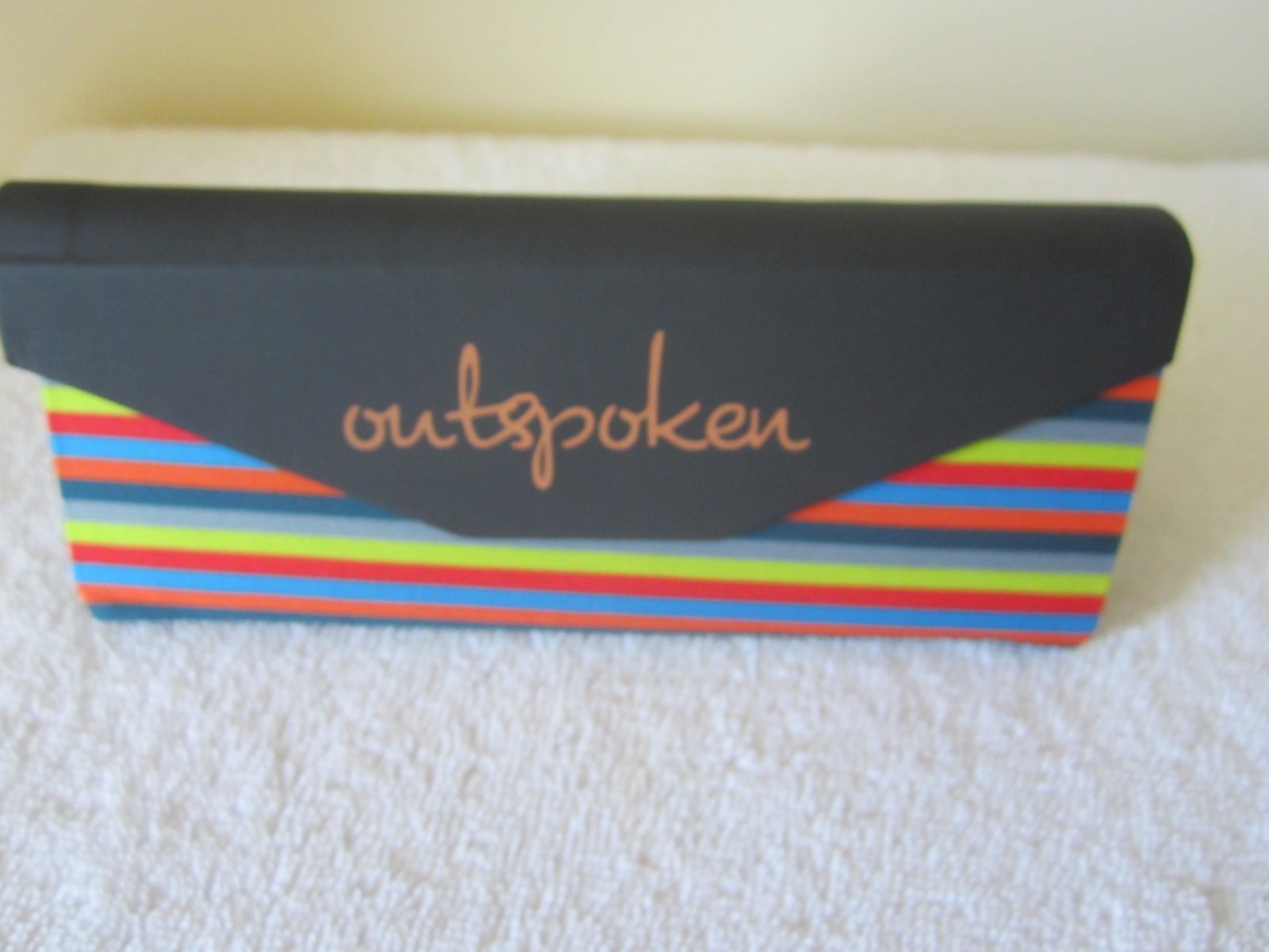 OUTSPOKEN Eyeglasses Case W Magnetic Closure