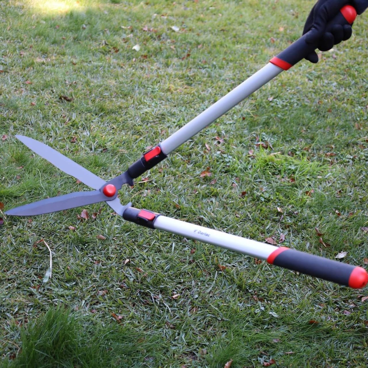 Flip Lock Telescopic Lawn Shear by Darlac - Single, Classic