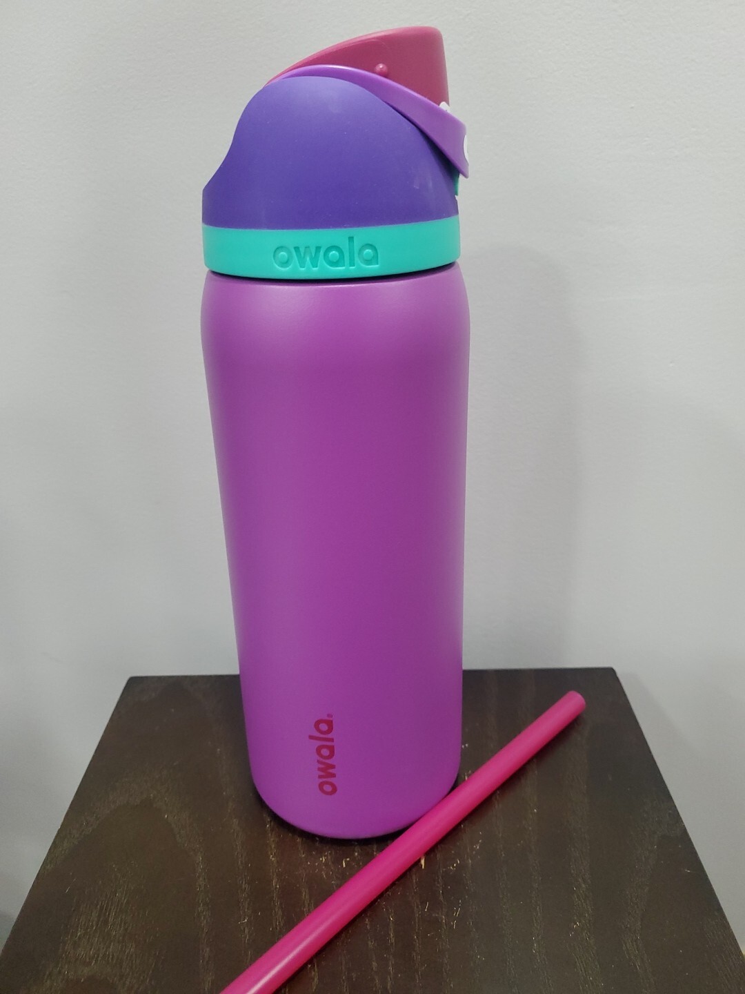 Owala FreeSip Stainless Steel Water Bottle / 32oz / Color: Violet