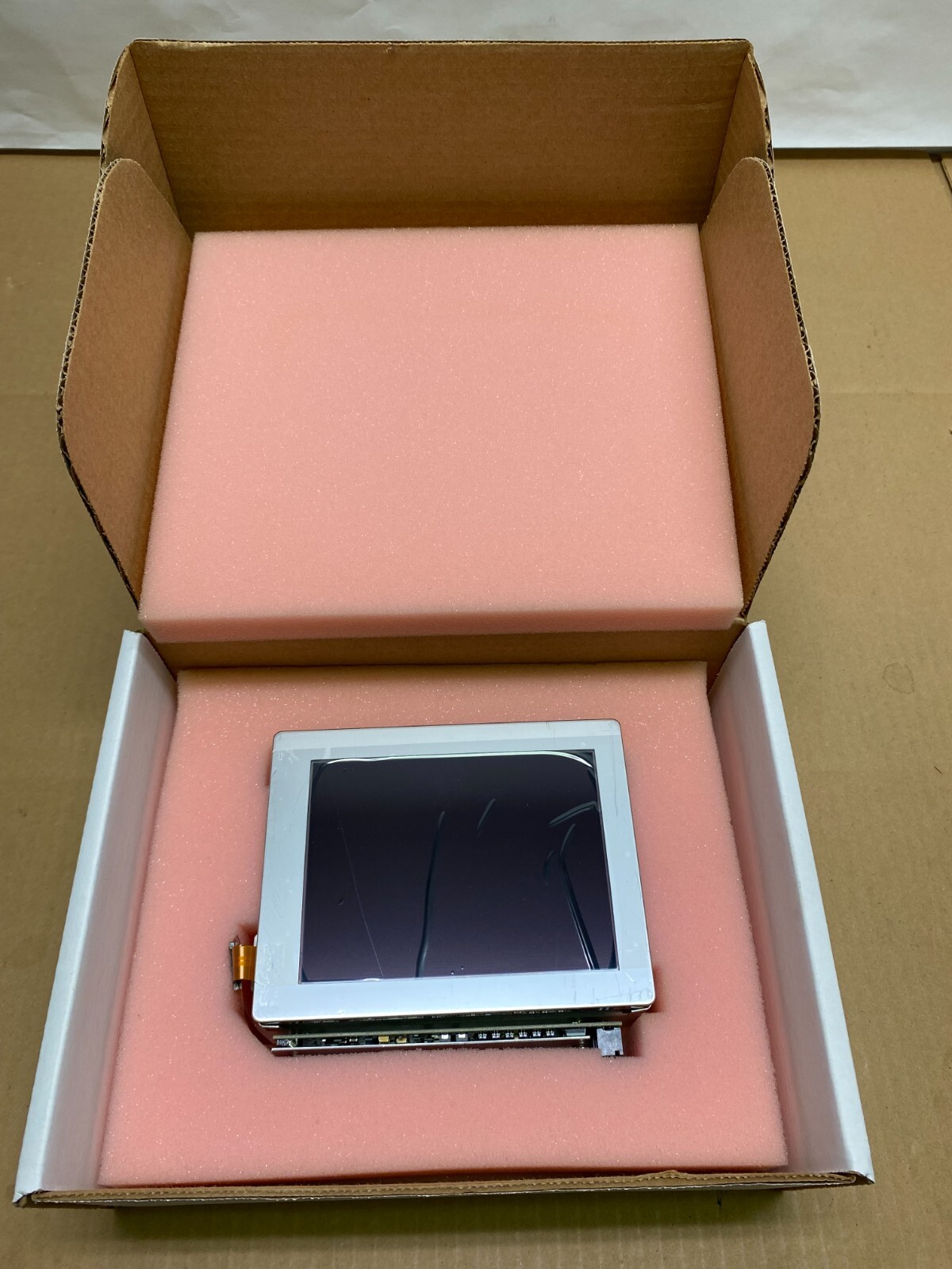 #S6B Sharp 5.6" LCD PANEL PN: LQ6AW31K  320(RGB)×234