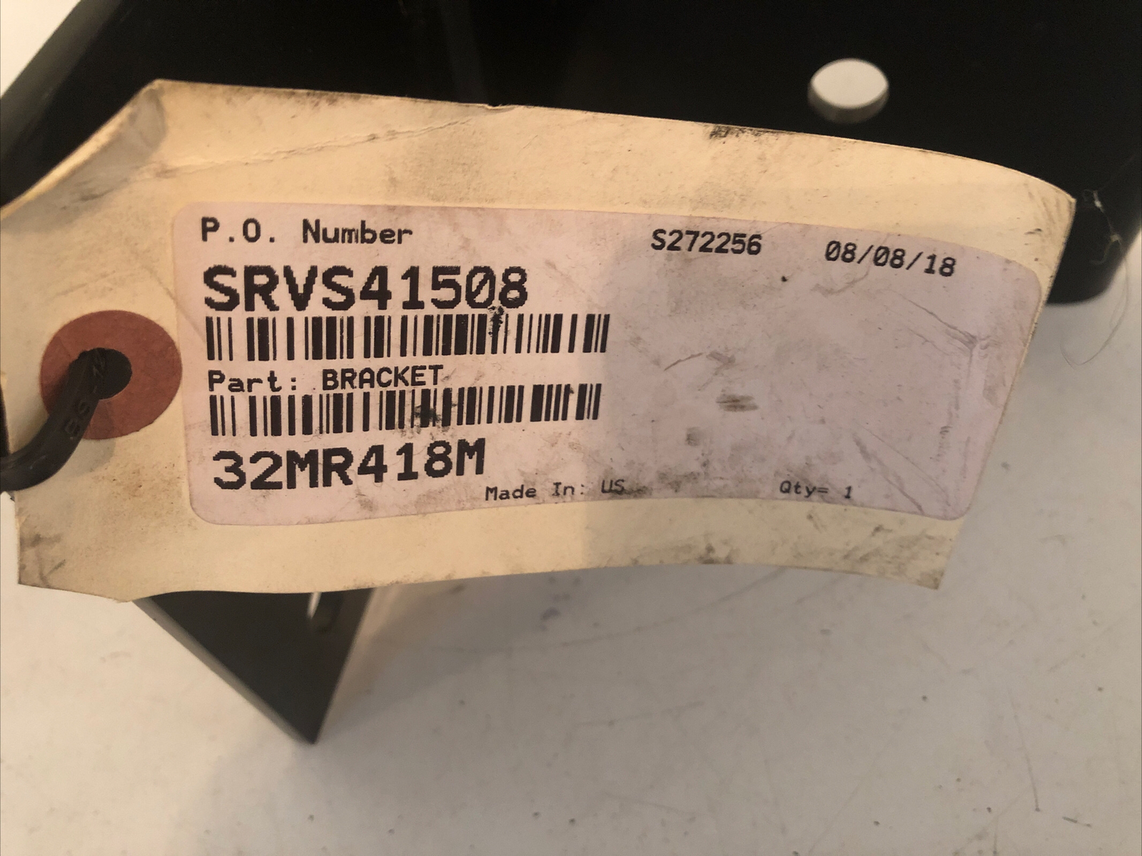 GENUINE MACK BRACKET 32MR418M NEW