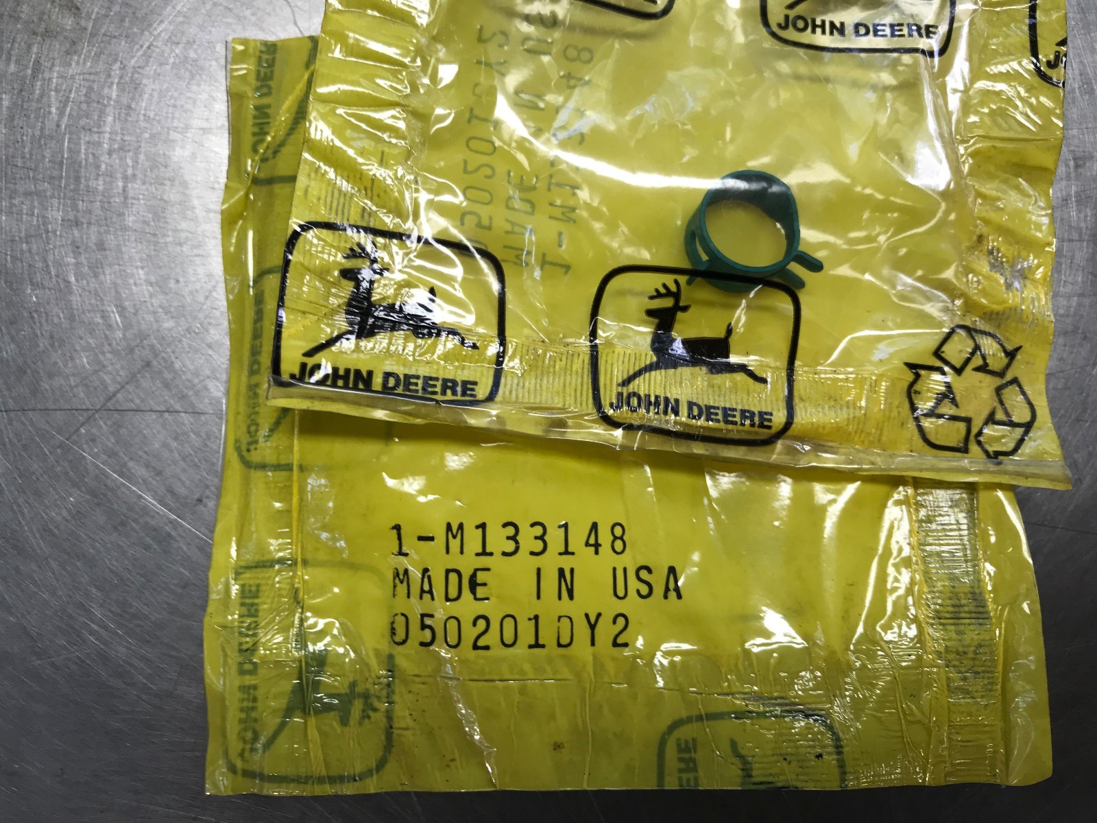 M133148  GENUINE John Deere HOSE CLAMP   Replaces M165736