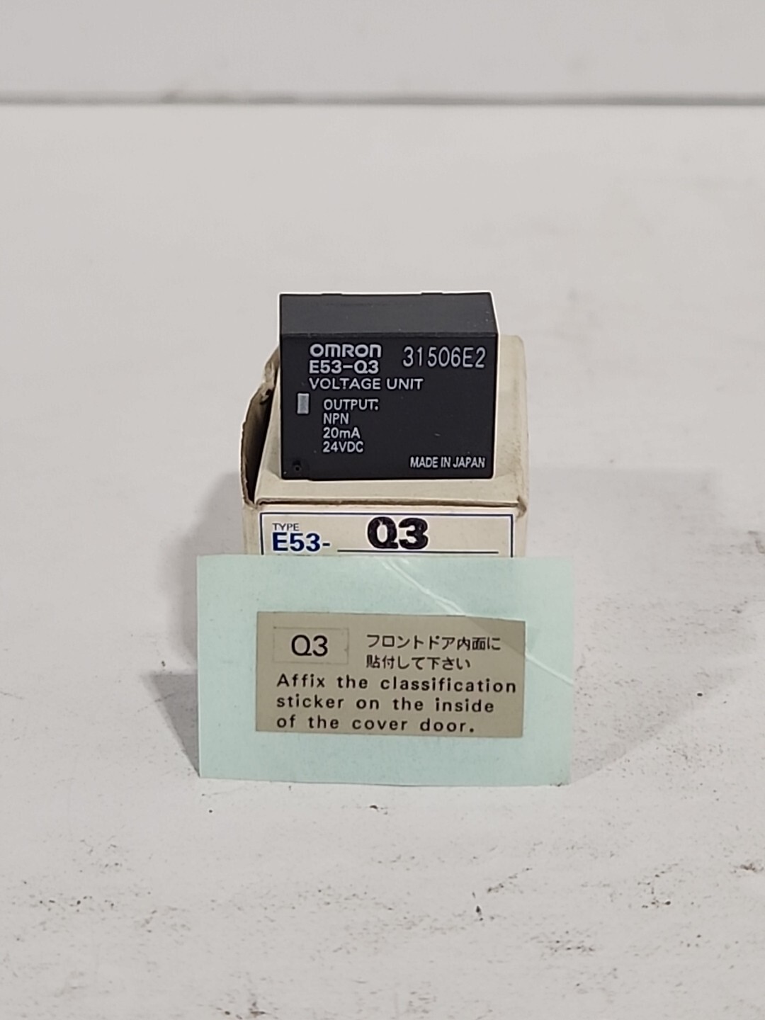 New Omron E53-Q3 Digital Temperature Controller 24VDC 20mA