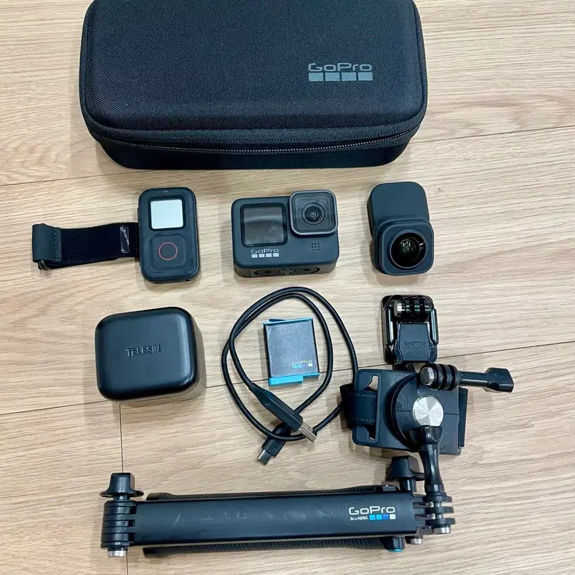 GoPro Hero 9 Black + Max Lens Mod, Action Camera Kit, Excellent Condition